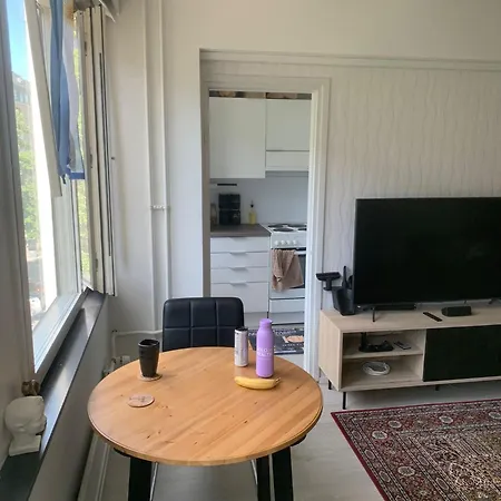 דירה A Cozy In *